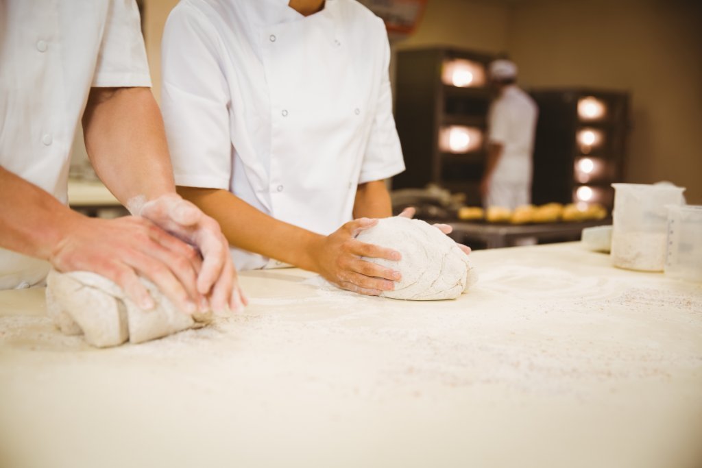 How to Manage Your Bakery Staff